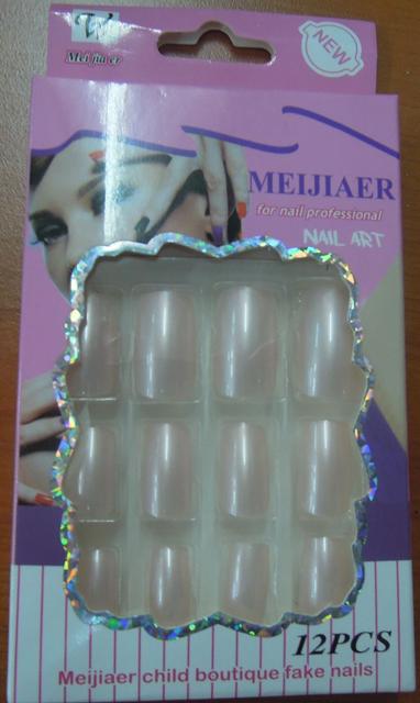 False nails with glue