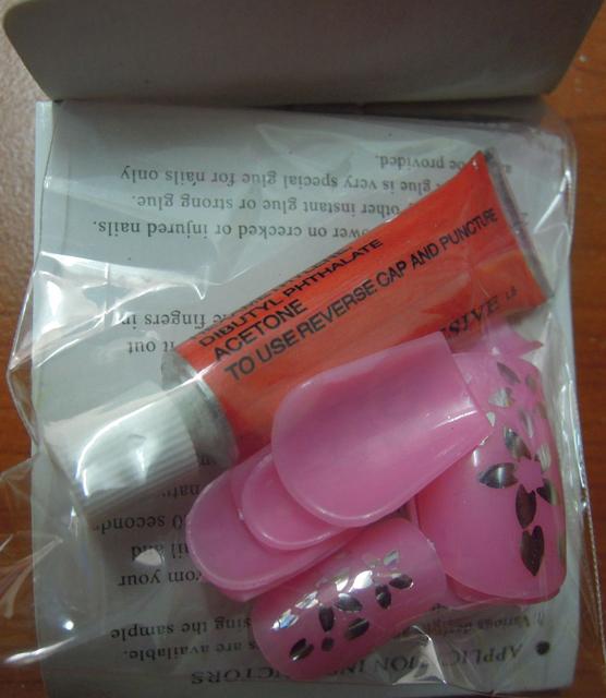 False nails with glue