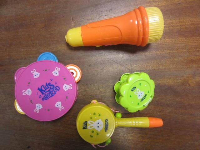 Toy musical instruments
