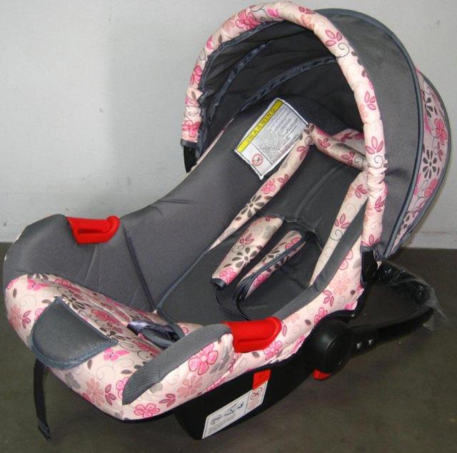 Combination pushchair with babies' car seat
