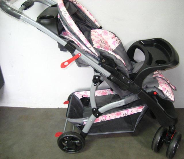 Combination pushchair with babies' car seat