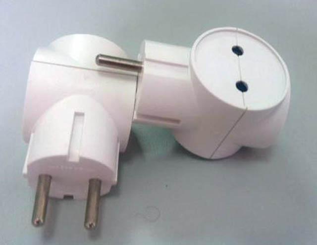 Plug adaptor