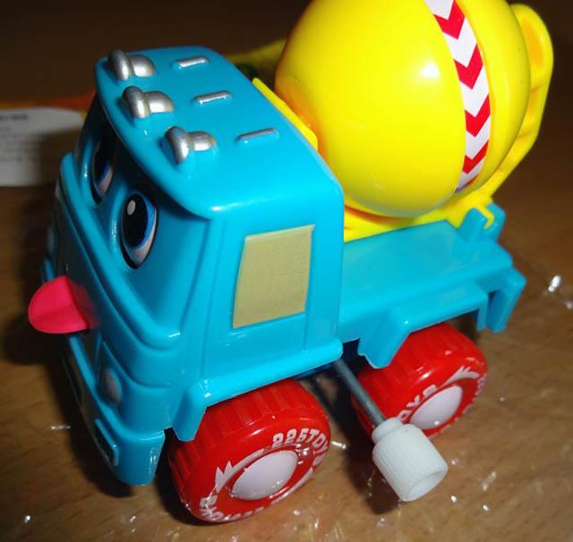 Toy cement mixer