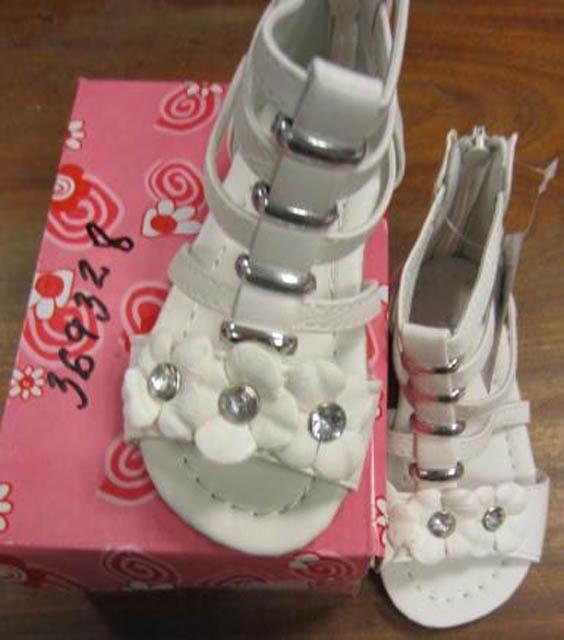 Girls' sandals