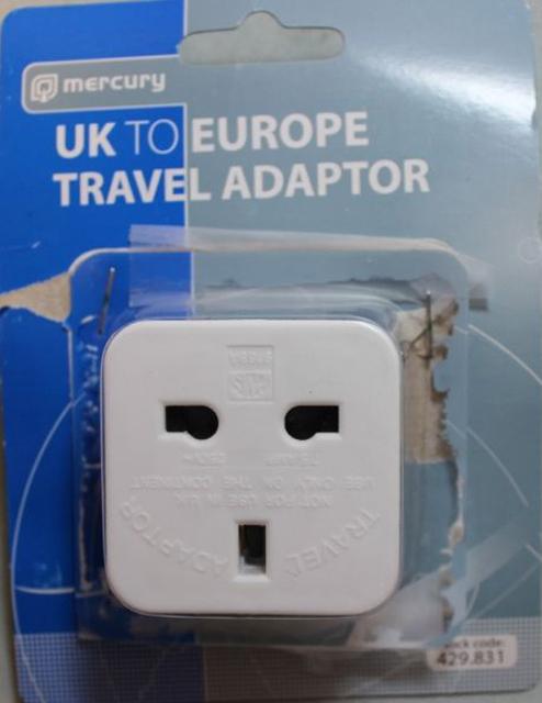 Travel plug adaptor