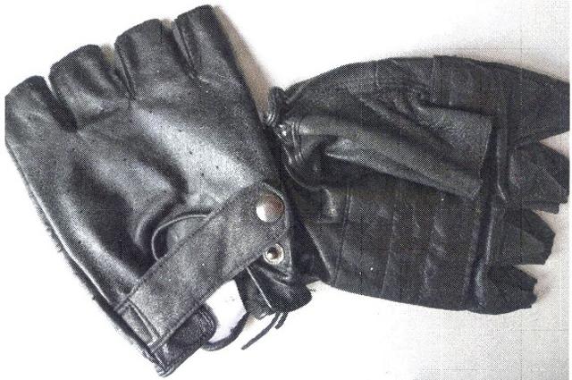 Leather gloves
