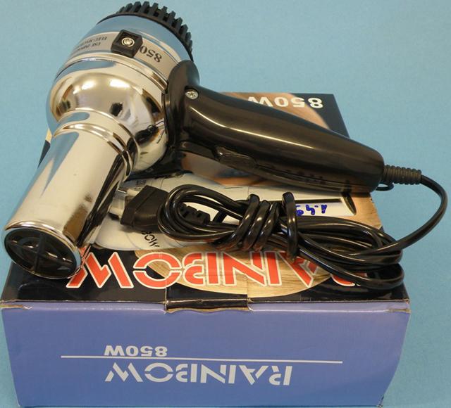 Hair dryer