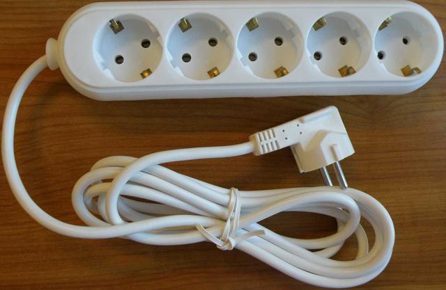 Mains extension lead