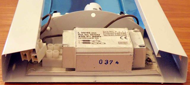 Wall-mounted light fitting
