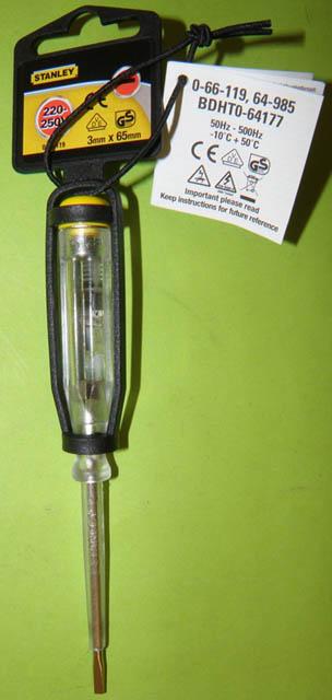 Voltage tester