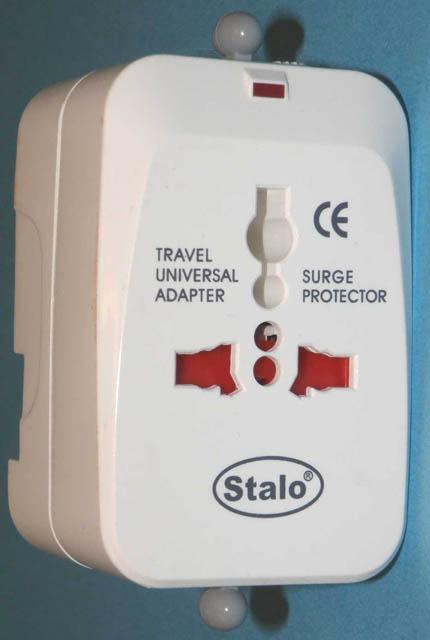 Travel plug adapter
