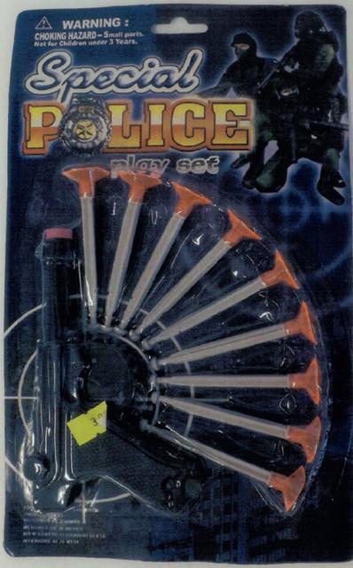 Toy gun with projectiles