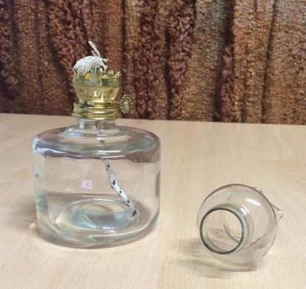 Decorative oil lamp