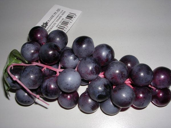 Decorative grapes