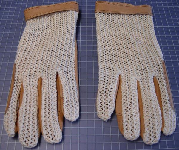Riding gloves