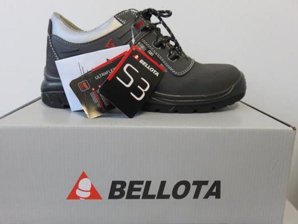 Safety boots