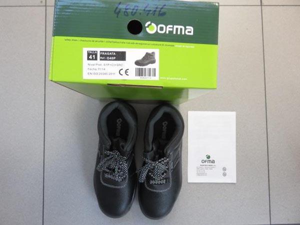 Safety boots