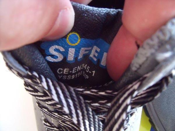 Safety shoes
