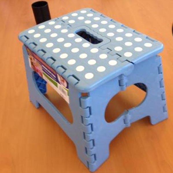 Folding stool
