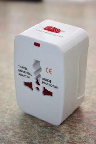 Travel plug adaptor