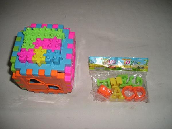 Plastic educational toy