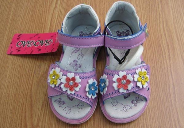 Girls' sandals