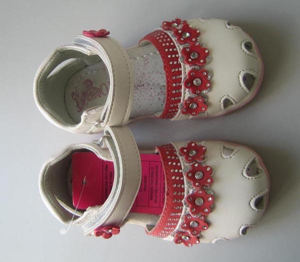 Girls' shoes