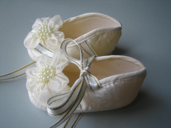 Babies' shoes