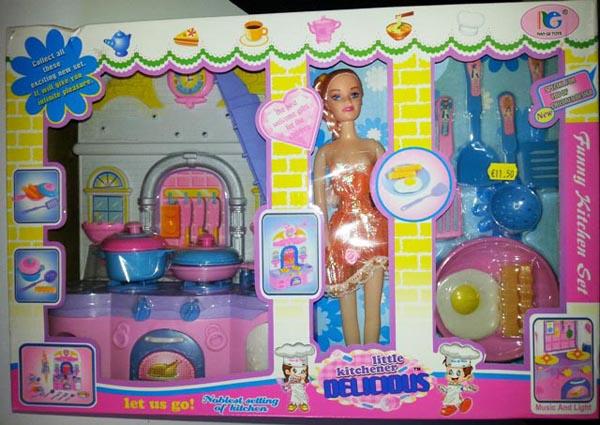 Toy kitchen set