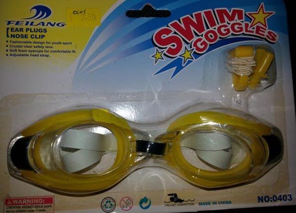 Swimming goggles