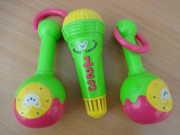 Plastic rattle set