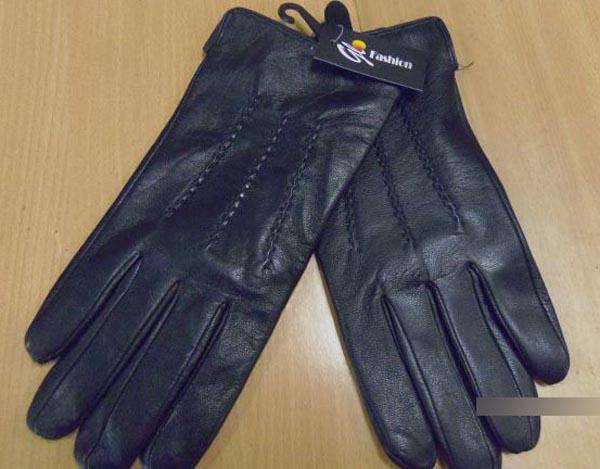 Leather gloves