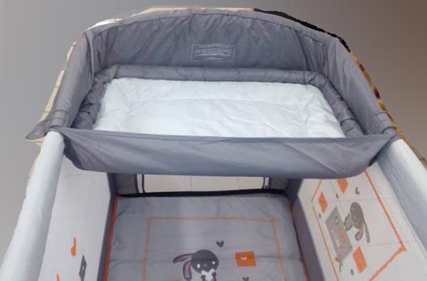 Travel cot