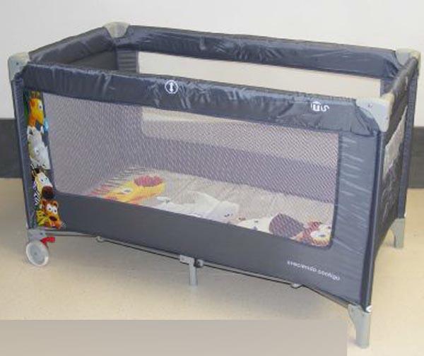 Travel cot