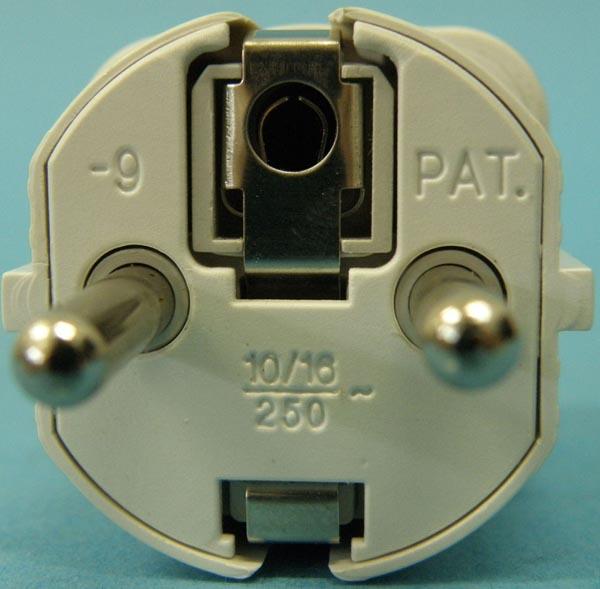 Plug adaptor