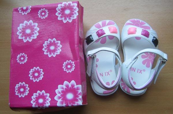Girls' sandals