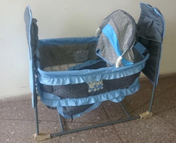 Babies' cradle
