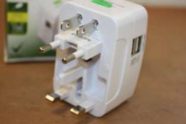 Travel plug adaptor