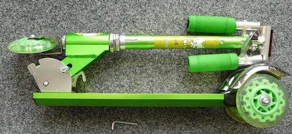 Toy scooter