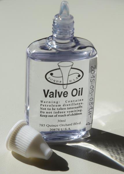 Valve oil for musical instruments
