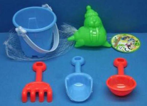 Set of beach toys