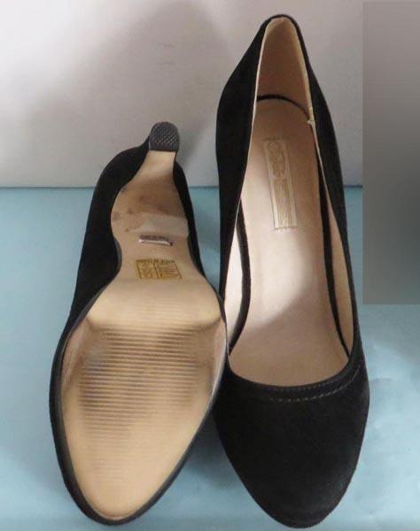 Ladies' shoes