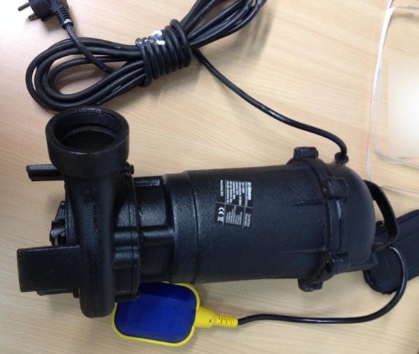 Submersible pump