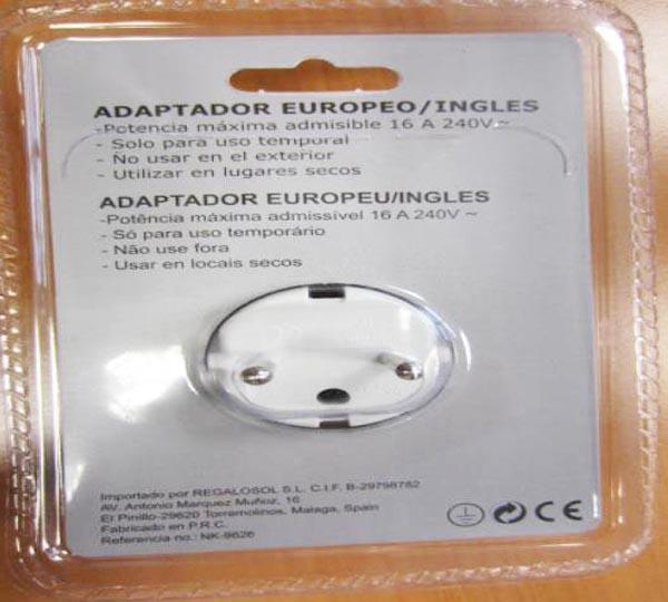 Travel plug adapter