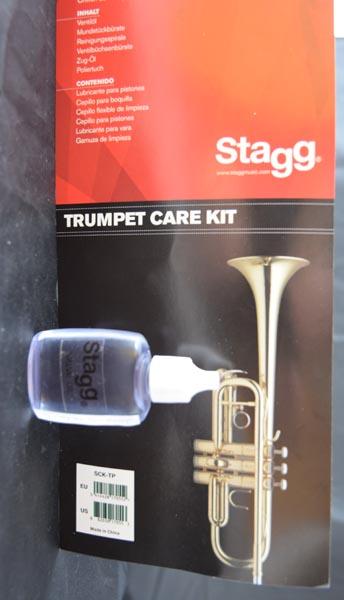 Valve oil for musical instruments