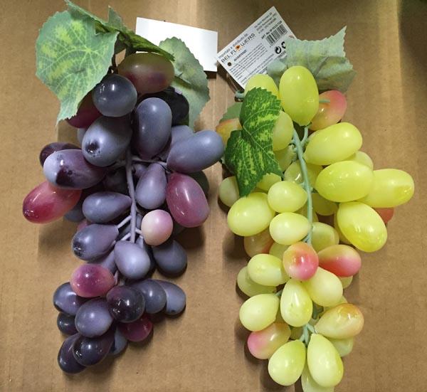 Plastic grapes