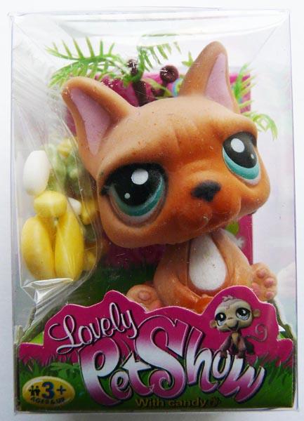 Plastic toy with sweets