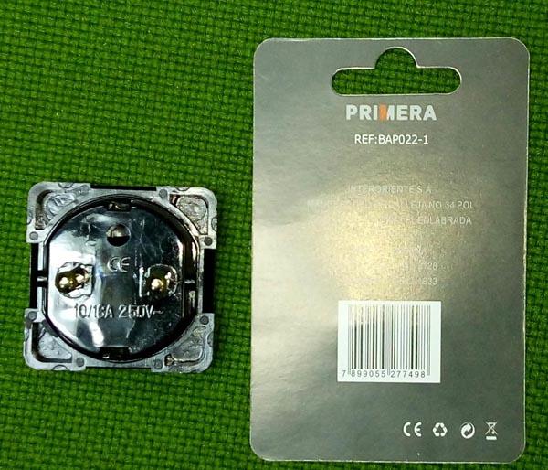 Travel plug adaptor