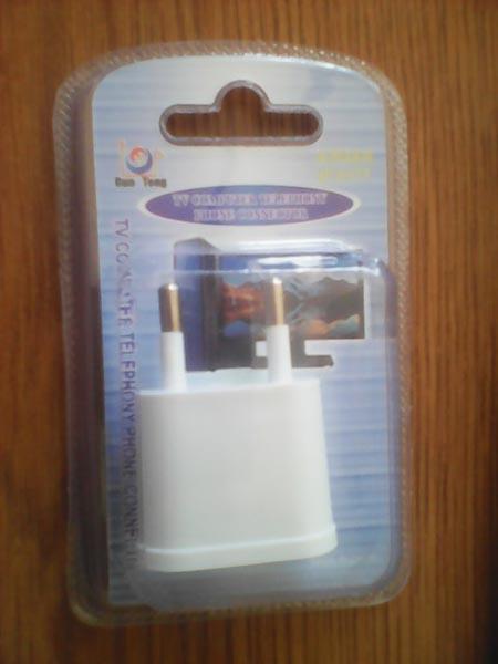 Travel plug adapter