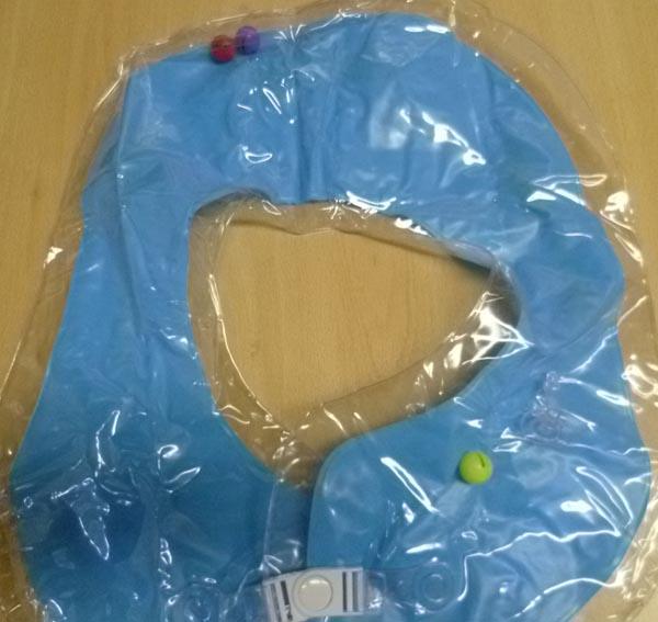 Inflatable vest for babies